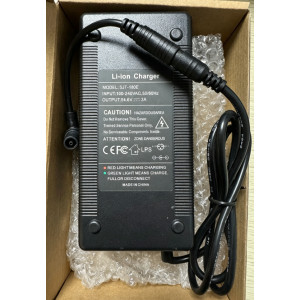 54,6V Xiaomi Electric Scooter 4 Ultra Chargeur